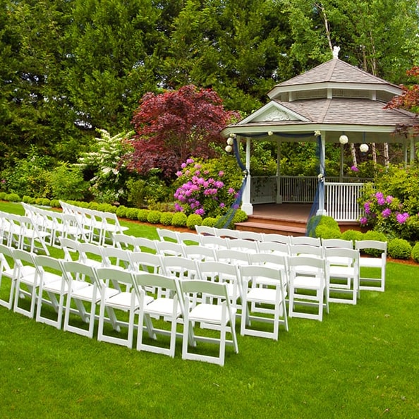 our wedding & event trailers come equipped with air conditioning, sound systems, and restroom facilities